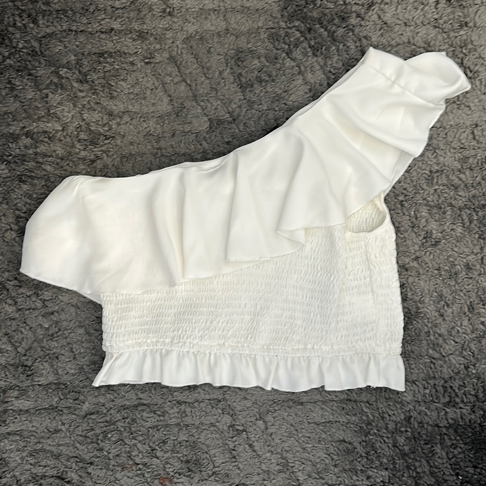 one shoulder cropped tank